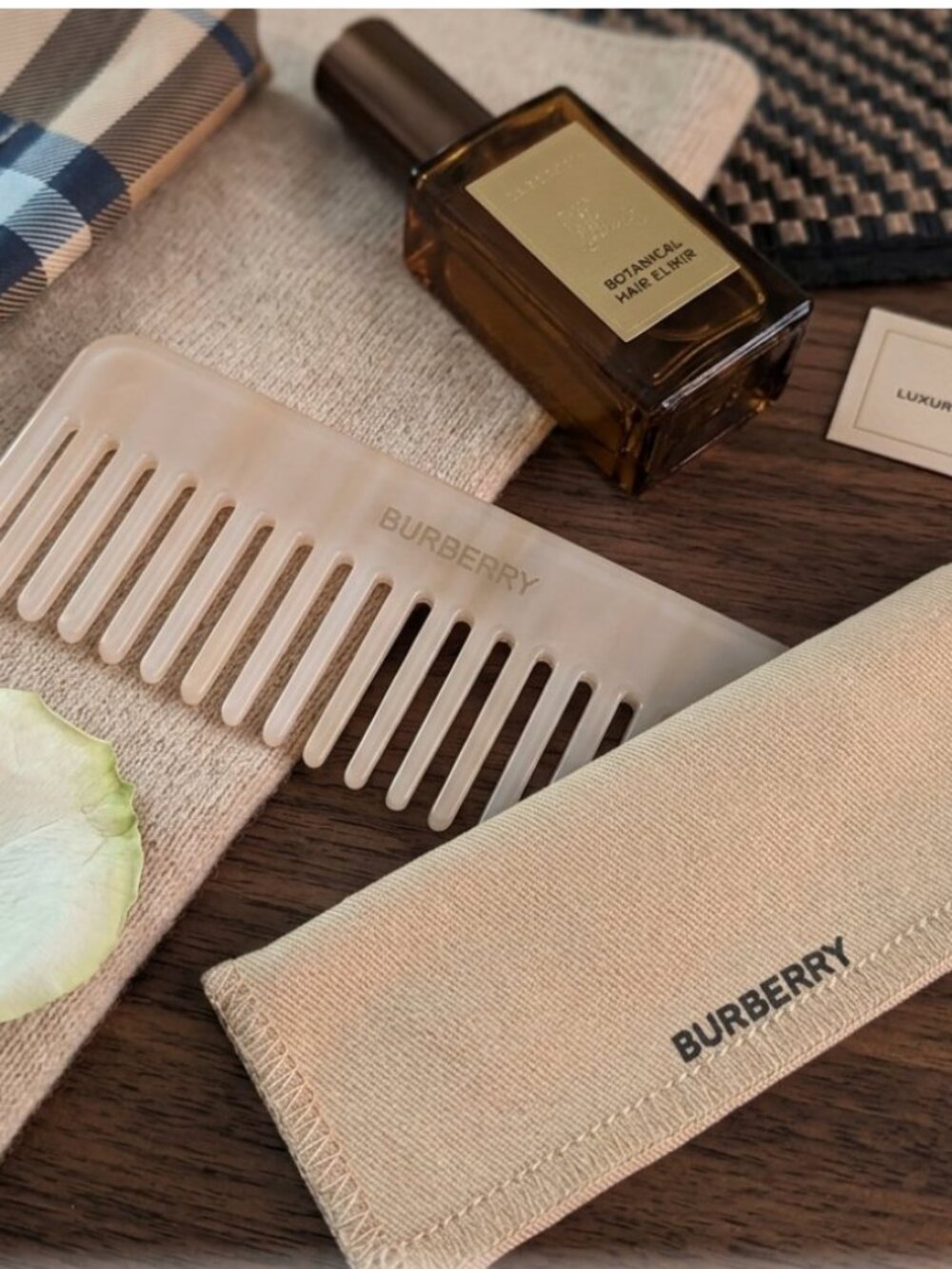 Authentic BURBERRY Luxury Wide Tooth Comb with Fabric Pouch NEW